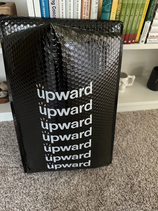 CustomPatch.Com - Custom Holographic Bubble Mailer