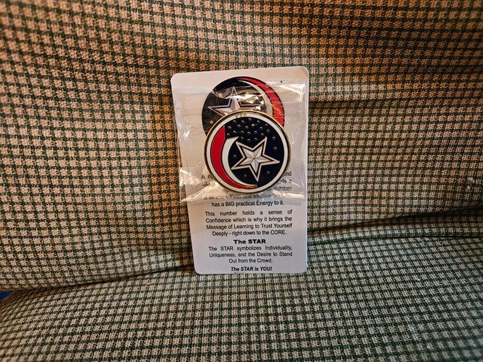 CustomPatch.Com - Hard Enamel Pin