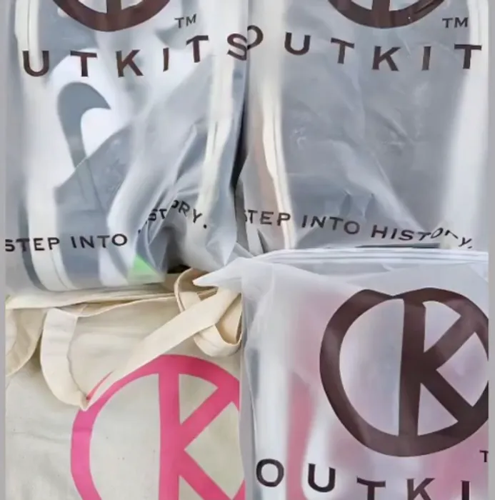 CustomPatch.Com - Zipper Frosted Bag