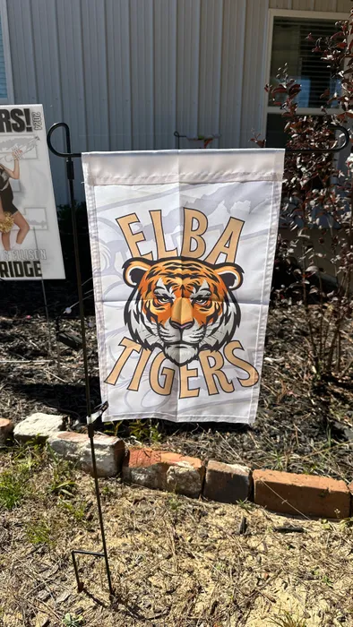 CustomPatch.Com - Garden Flag