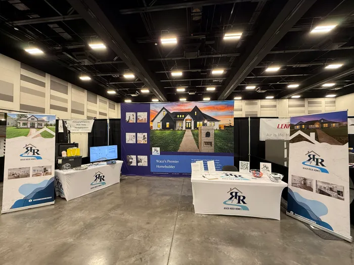 CustomPatch.Com - Pop Up Straight Displays