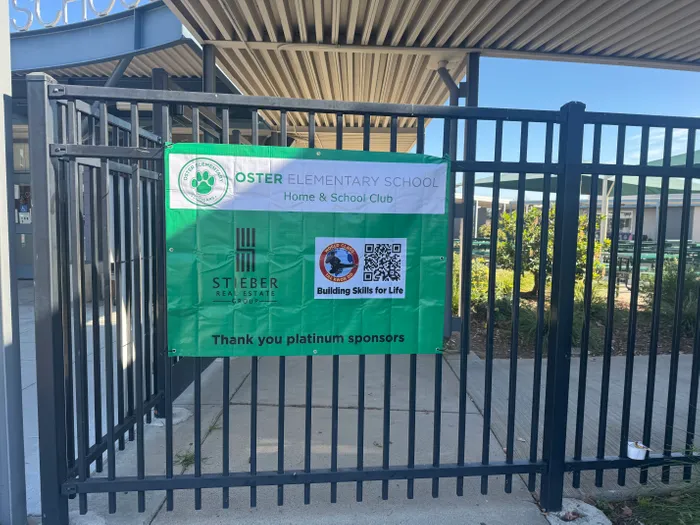 CustomPatch.Com - Custom Vinyl Banners