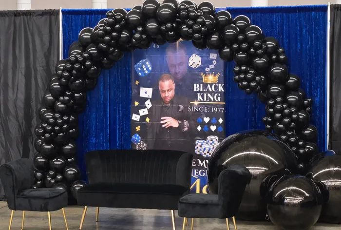 CustomPatch.Com - Custom Vinyl Banners