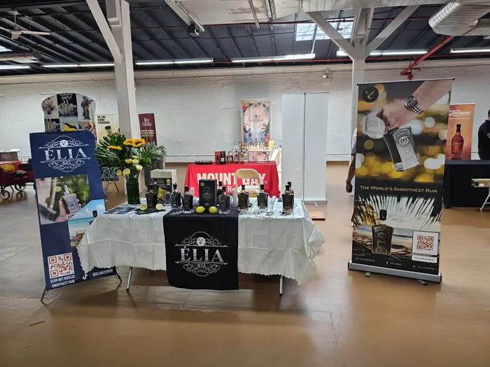 CustomPatch.Com - Hanging Clamp Bar Banners