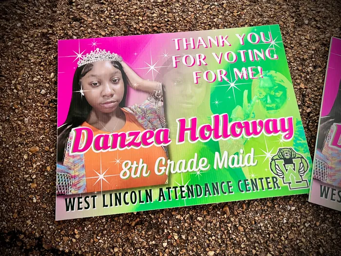 CustomPatch.Com - Graduation Outdoor Yard Sign