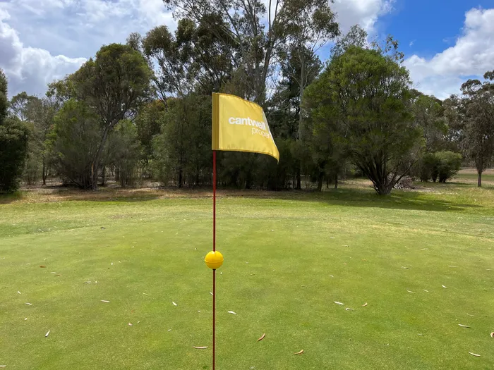 CustomPatch.Com - Golf Flag